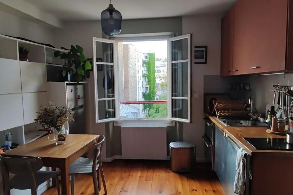 Апартаменты A Deux Pas Des Buttes Chaumont